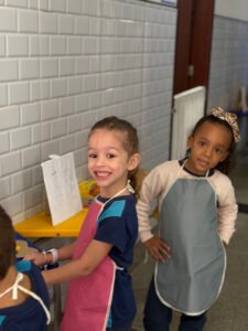 Arte e Criatividade Marcam Atividades da Colônia de Férias